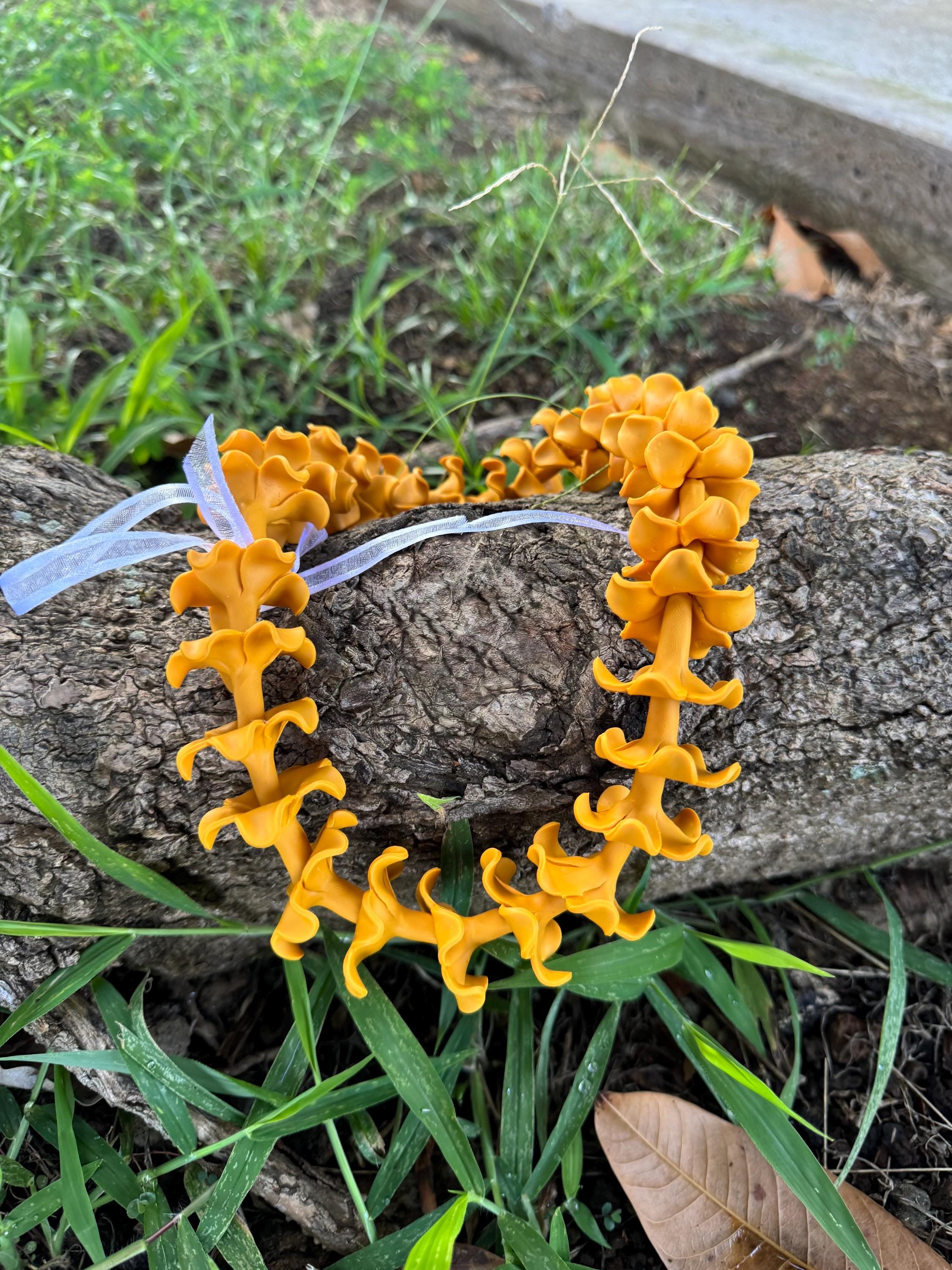 Puakenikeni Forever Clay Lei