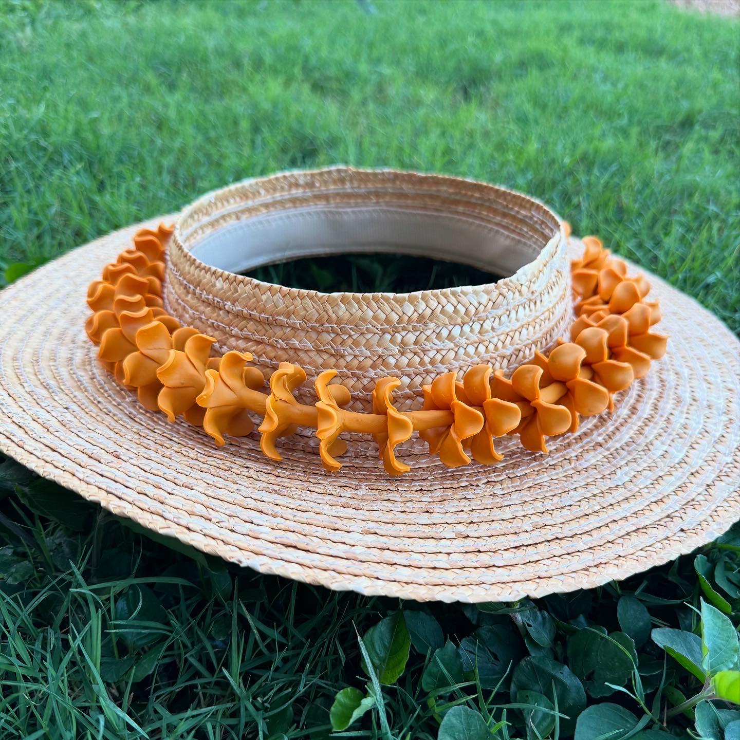 Puakenikeni Forever Clay Lei